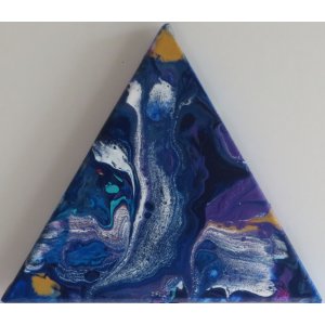 Keilrahmen Dreieck 20 cm.
Titel: Das Weltall 1.