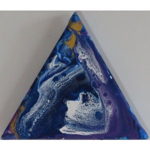 Keilrahmen Dreieck 15cm.
Titel: Das Weltall 4.
